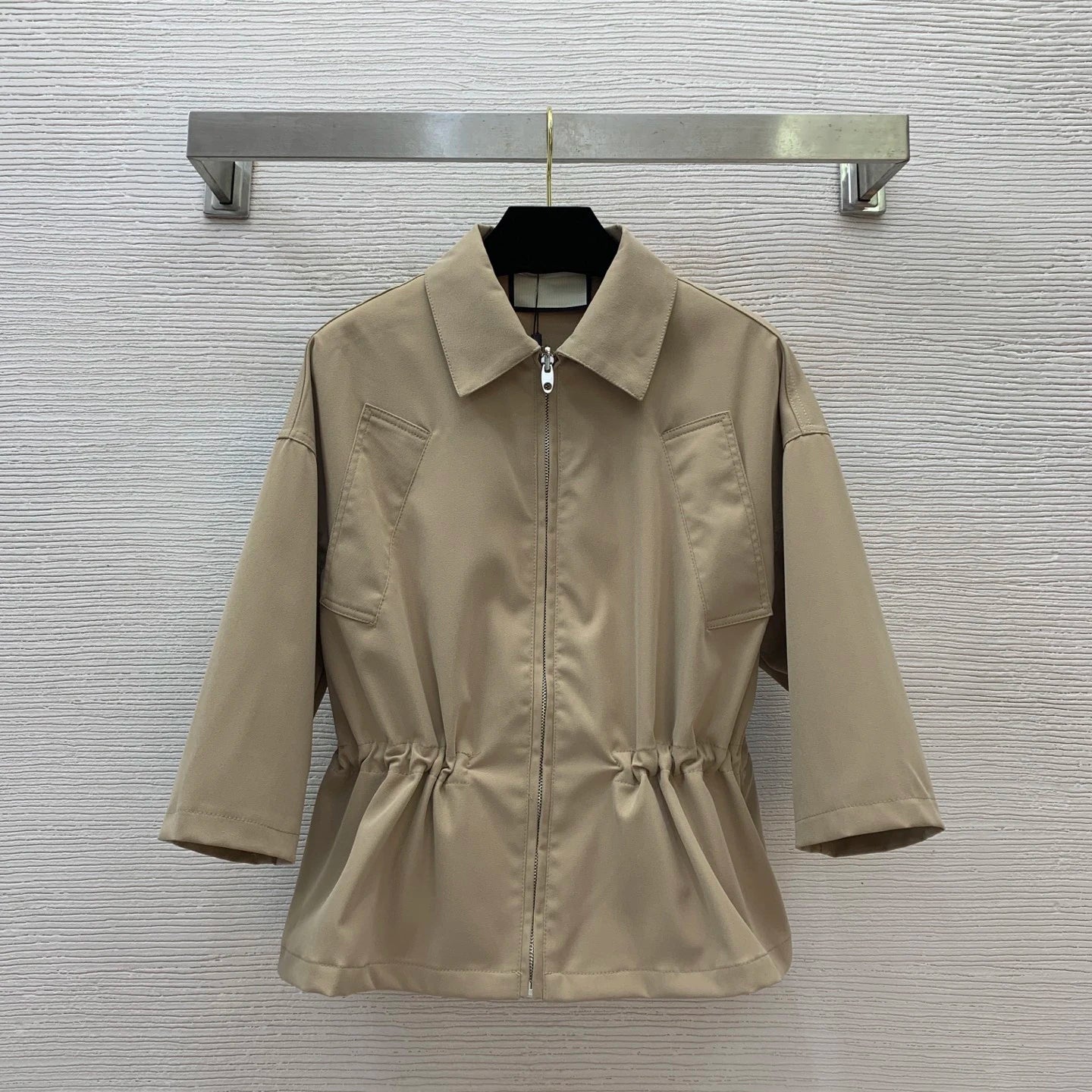 2025 new twill cotton trench coat with drawstring and waist cinching design, fashionable and stylish, mid sleeved lapel jacket