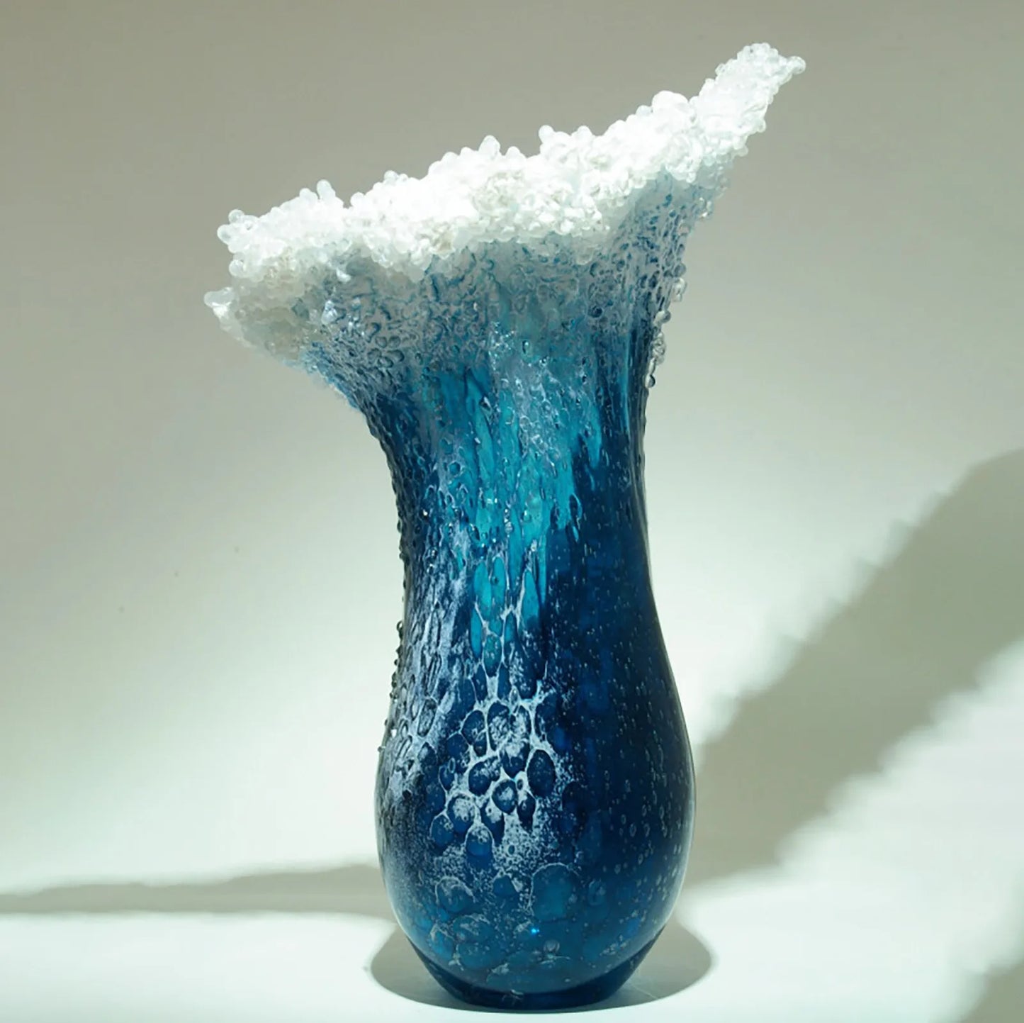 Sea Wave Vase, Wavy Vase Resin Blue Wavy Vase For Office Living Room Decorations Coffee Shop Decor
